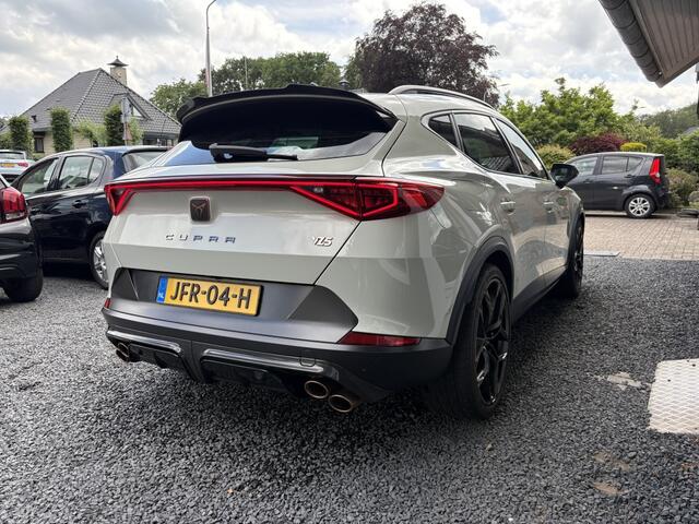 Cupra Formentor VZ5 2.5 390 PK | TAIGA GREY EDITION | No 295/999 | CARBON