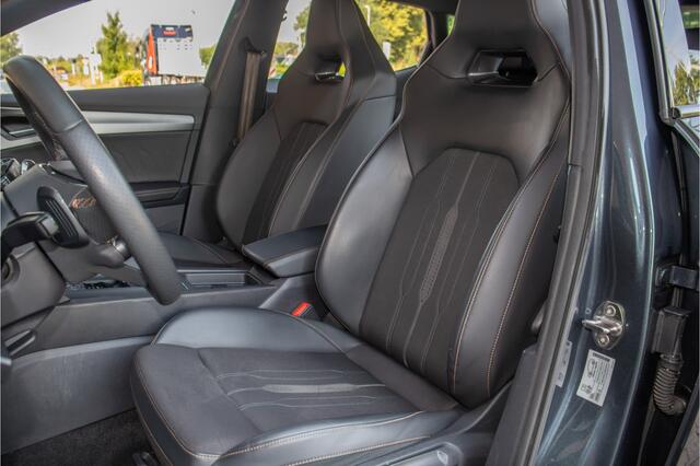 Cupra Formentor 1.4 e-Hybrid 245pk VZ, Stoel & Stuurverwarming, Carplay, Navigatie, Camera, Full LED, Adaptive Cruise.