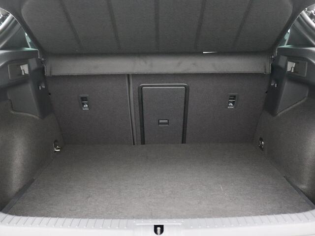 Cupra Formentor 1.5 TSI e-Hybrid Business Trekhaak, 19" LM Velgen, Achteruitrijcamera, Elektr. Achterklep, Keyless, Adaptieve Cruise Control, Stuur- en Stoelverwarming