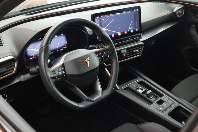 Cupra Formentor 1.4 TSI 204pk e-Hybrid Adrenaline Trekhaak Camera Panoramadak Stoelverwarming Keyless Virtual Cockpit Navigatie
