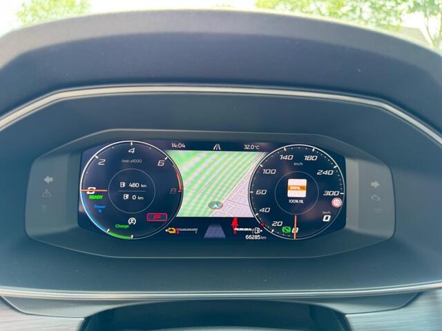 Cupra Formentor 1.4 E-Hybrid VZ PERF. VZ stuur Panoramadak Trekhaak El.klep Camera Blis 245PK Erg mooi!