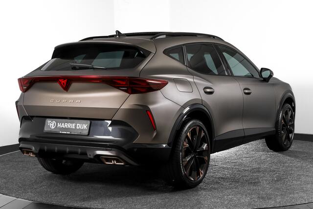 Cupra Formentor 1.5 TSI e-Hybrid 272 PK VZ Extreme | Bronze Matt | S/K-Panodak | Sennheiser | Elek. stoelen | Matrix LED | Adapt. Cruise | Stoel-+stuurverw. | Camera | NAV+App. Connect | Elek. Klep | LM 19" | 0513