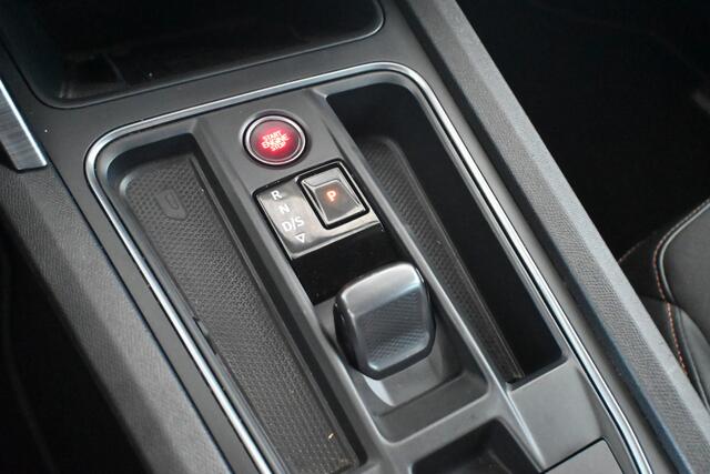 Cupra Formentor 1.5 TSI Automaat Clima Adaptieve cruise Navigatie Apple carplay Trekhaak PDC Inruil mogelijk