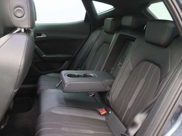 Cupra Formentor 1.4 e-Hybrid Performance 204PK DSG SOH 86,93%, Panorama Dak, Trekhaak, Sportstoelen, Camera, Stoel-Stuurverwarming, 19'' LM Velgen, Keyless, Apple Carplay