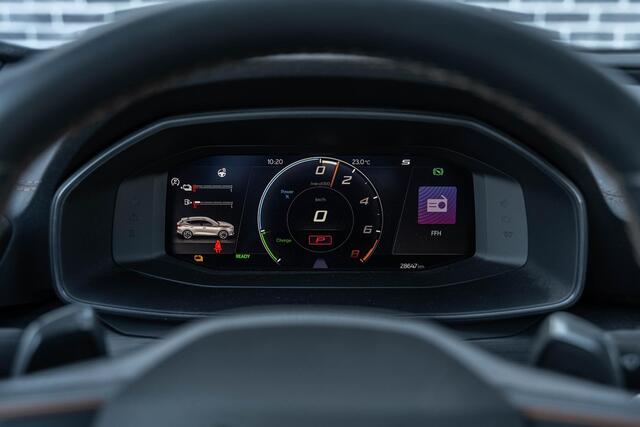 Cupra Formentor 1.4 e-Hybrid Business | Plug-in Hybrid (PHEV) | Achteruitrijcamera | Parkeersensoren | Keyless Entry | Stoelverwarming | Navigatie | Apple Carplay | Android Auto | Alarm | Lichtmetalen Velgen 18 inch | Sportstoelen