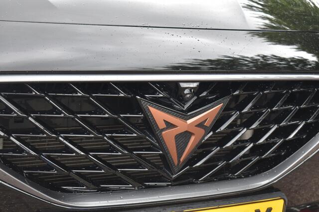 Cupra Formentor 1.4 e-Hybrid Performance Schuifdak | Rondomzicht Camera | Leder | Memory | Navigatie | 12 mnd BOVAG garantie | Whatsapp 06-53188999