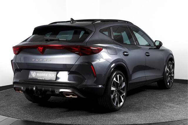 Cupra Formentor 1.5 TSI e-Hybrid 204 PK Business | S/K-Panodak | Matrix Led | Elek Trekhaak | Dig. Cockpit | Adapt. Cruise | Stoel-+Stuurverw. | PDC | Camera | App. Connect | ECC | Elek. Klep | LM 19" | 8592