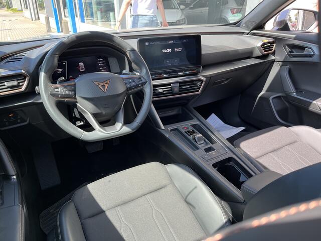 Cupra Formentor 1.4 e-Hybrid Performance / AUTOMAAT/ PANO/ BEATS AUDIO/ CAMERA/ PARK. SENSOREN/ FULL LINK/ STOEL-STUURVERWARM./ KEYLESS/ ADAPT. CRUISE/ NAVI/ CLIMA/ DAB/ 18" LMV