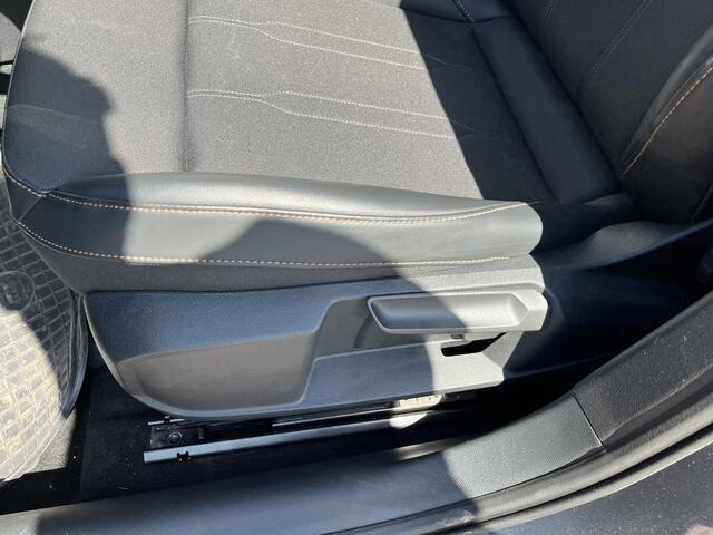 Cupra Formentor 1.4 e-Hybrid Performance / AUTOMAAT/ PANO/ BEATS AUDIO/ CAMERA/ PARK. SENSOREN/ FULL LINK/ STOEL-STUURVERWARM./ KEYLESS/ ADAPT. CRUISE/ NAVI/ CLIMA/ DAB/ 18" LMV