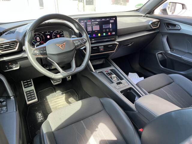 Cupra Formentor 1.4 e-Hybrid VZ Performance / 245 PK/ AUTOMAAT/ KEYLESS/ CRUISE/ CLIMA/ STUUR-STOELVERWARMING/ NAVI/ PARK. SENSOREN + CAMERA