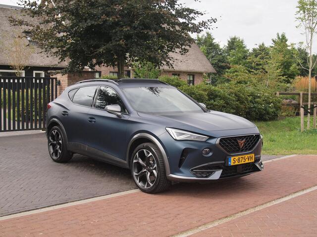 Cupra Formentor 1.4 e-Hybrid VZ Black Edition | Panoramadak | Trekhaak | Camera | Sfeerverlichting | Leer | NL-Auto |