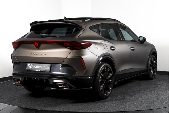 Cupra Formentor 1.5 TSI e-Hybrid 272 PK VZ Extreme | Maxton Design | Bronze Matt | S/K-Panodak | Sennheiser | Elek. stoelen | Matrix LED | Adapt. Cruise | Stoel-+stuurverw. | Camera | NAV+App. Connect | Elek. Klep | LM 19" | 5253