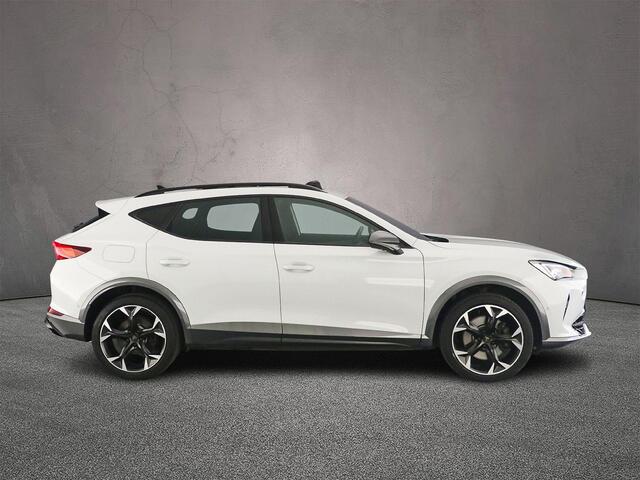 Cupra Formentor 1.4 e-Hybrid VZ Performance 245pk DSG Automaat, Trekhaak, Panoramadak, Matrix LED koplampen, Lederen bekleding, 360 camera, Stoelverwarming, Stuurverwarming, Parkeersensoren, Navigatie, App-connect
