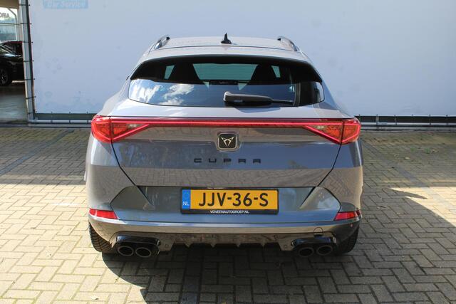 Cupra Formentor 2.0 TSI 4DRIVE 310pk | Incl. 12 maanden Garantie | Uitlaatkleppensysteem | Beats by Dre Audiosysteem | Elektrisch verstelbare stoel met memory | Stoel/stuurverwarming | Adaptive cruise controle | Keyless entry/start | Apple CarPlay/Android Auto | Achteruitrijcamera | Draadloze telefoonlader | Climate controle | Schakelflippers aan stuurwiel |