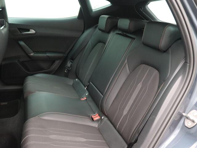 Cupra Formentor 1.4 e-Hybrid VZ Performance 245PK DSG SOH 95,47%, Trekhaak, Achteruitrijcamera, Verwarmbare voorstoelen, Adaptieve Cruise Control, 19" LM Velgen, Elektr. Achterklep, Supersportstuur, Keyless
