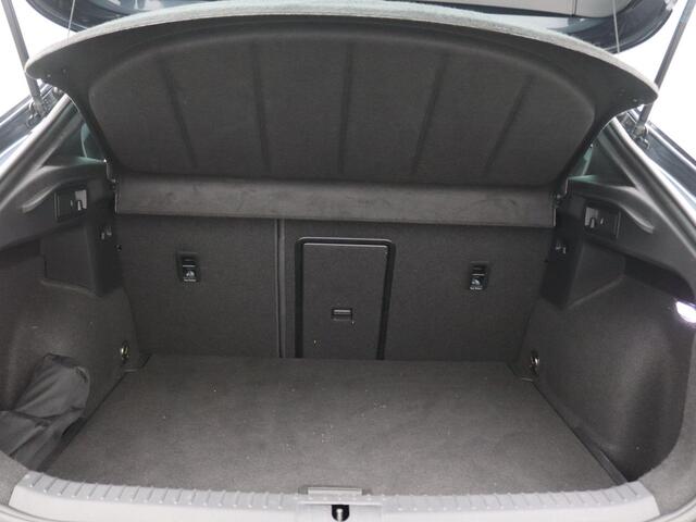 Cupra Formentor 2.0 TSI 190PK DSG Panoramadak, Trekhaak, Achteruitrijcamera, Navi, Stoelverwarming, 19" LM Velgen