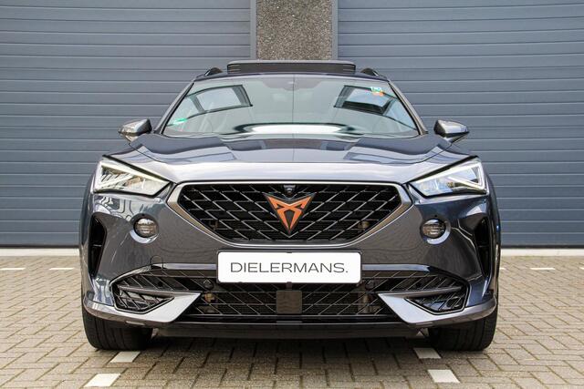 Cupra Formentor 1.4 e-HYBRID 245PK VZ DSG Panorama dak | Cupra stuurwiel | Groot display | 360 camera - alle camera's | Keyless entry | Vol in de opties | Dealer onderhouden | 1e lak | BTW!