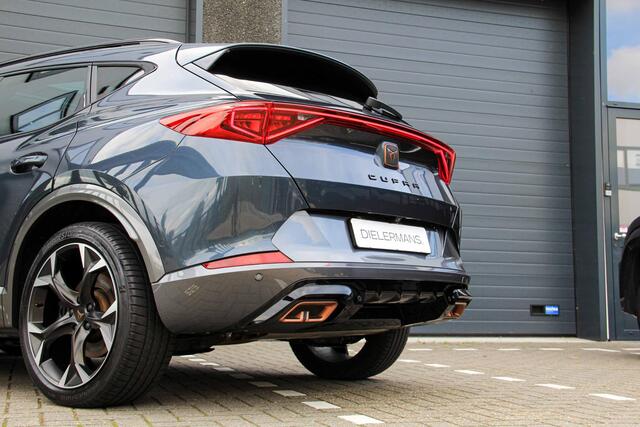 Cupra Formentor 1.4 e-HYBRID 245PK VZ DSG Panorama dak | Cupra stuurwiel | Groot display | 360 camera - alle camera's | Keyless entry | Vol in de opties | Dealer onderhouden | 1e lak | BTW!