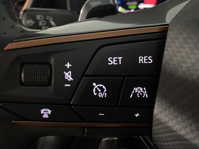 Cupra Leon 1.4 e-Hybrid VZ performance Panoramdak / Stuurverwarming /stoelverwarming / sfeerverlichting
