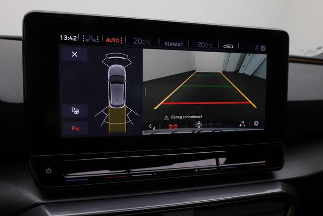 Cupra Leon 1.4 245 pk DSG e-Hybrid VZ Performance | Panoramadak | Adaptief sportonderstel | Stoelverwarming | Achteruitrijcamera | Navigatie