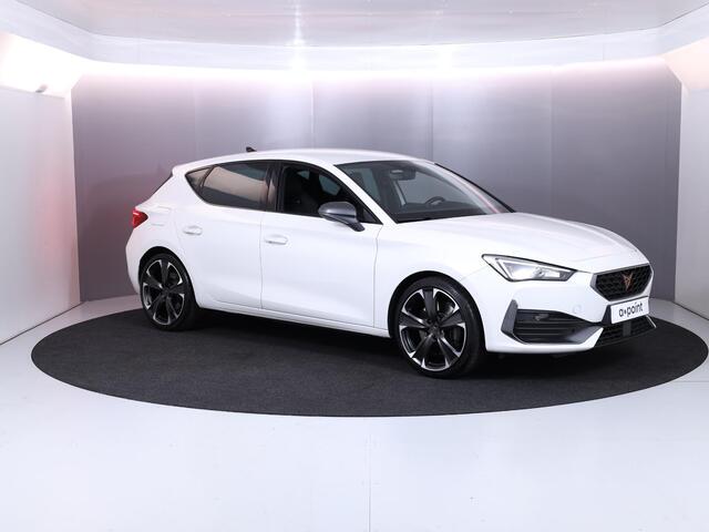 Cupra Leon 1.4 e-Hybrid VZ Business 245 pk Automaat (DSG) | Navigatie | Parkeersensoren achter | Cruise control | Autom. airco (3 zones) | LED koplampen |