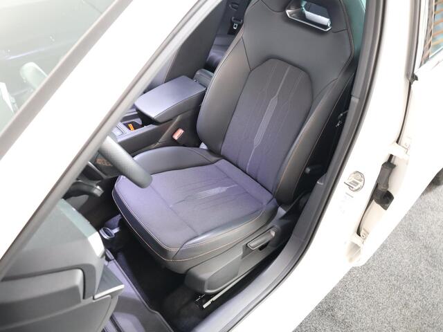 Cupra Leon 1.4 e-Hybrid VZ Business 245 pk Automaat (DSG) | Navigatie | Parkeersensoren achter | Cruise control | Autom. airco (3 zones) | LED koplampen |