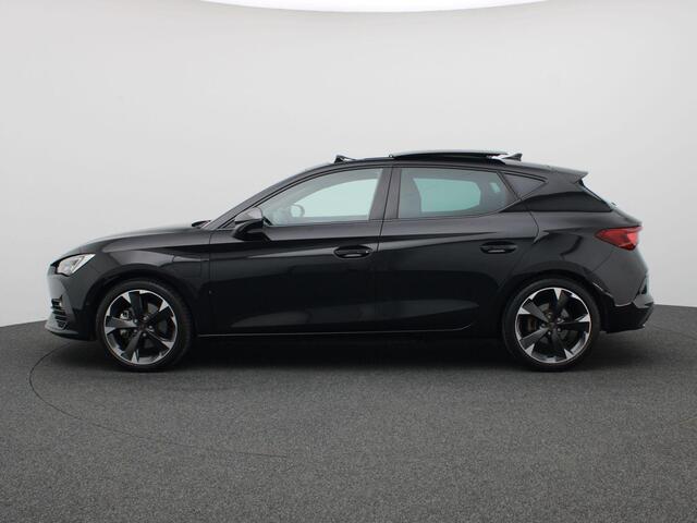 Cupra Leon 1.4 e-Hybrid Business 204PK DSG Pano-Schuifdak, Adaptieve Cruise Controle, Achteruitrijcamera, Keyless, Stoel-Stuurverwarming, Voorruitverwarming, 18" LM Velgen