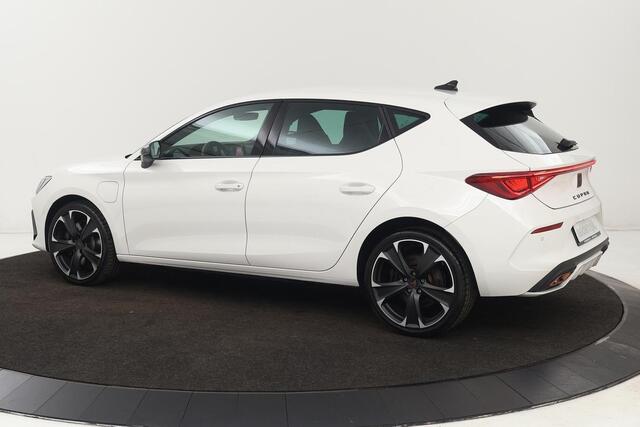 Cupra Leon 1.4 e-Hybrid | Carplay | Stoel & stuurverwarming | Sfeerverlichting | Navigatie | PDC | Keyless | Full LED | Sportstoelen | PHEV