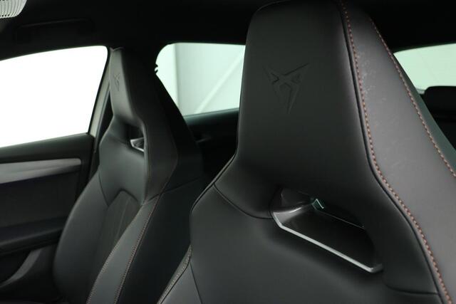 Cupra Leon 1.4 e-Hybrid | Carplay | Stoel & stuurverwarming | Sfeerverlichting | Navigatie | PDC | Keyless | Full LED | Sportstoelen | PHEV