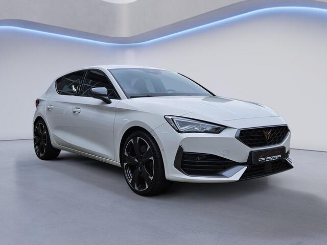 Cupra Leon 1.4 e-Hybrid VZ Performance /Apple Carplay/Front-Side-Lane-File Assist/Dodehoek monitor/Stuur-Stoelverwarming/Lendesteunen verstelb./(MET GARANTIE*)