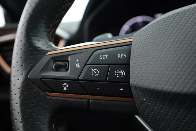 Cupra Leon 1.4 e-Hybrid | Navi | Camera | Adapt. Cruise | Stoel- Stuurverw. |