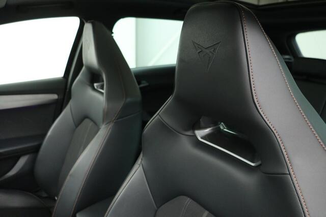 Cupra Leon 1.4 e-Hybrid | 245pk | Panoramadak | Stoel & stuurverwarming | Carplay | Adaptive cruise | Sfeerverlichting | Navigatie | Camera | PHEV
