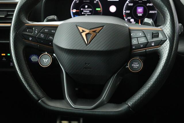 Cupra Leon 1.4 e-Hybrid | 245pk | Panoramadak | Stoel & stuurverwarming | Carplay | Adaptive cruise | Sfeerverlichting | Navigatie | Camera | PHEV