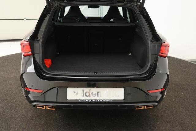 Cupra Leon 1.4 e-Hybrid | 245pk | Panoramadak | Stoel & stuurverwarming | Carplay | Adaptive cruise | Sfeerverlichting | Navigatie | Camera | PHEV