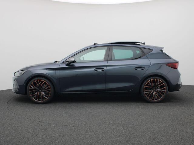 Cupra Leon 1.5 TSI e-Hybrid VZ Performance 272PK DSG matrix led, schuif-kanteldak, achteruitrijcamera, stuur-stoelverwarming, adaptive cruise met travel assist, elek. verstelbare voorstoel, side assist, keyless, 19" lichtmetaal