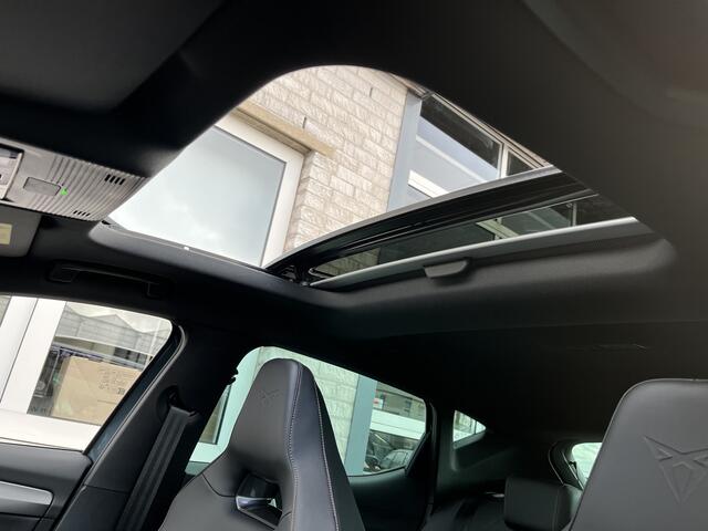 Cupra Leon 1.4 e-Hybrid Performance / AUTOMAAT/ PANO/ KEYLESS/ ACC/ DIGITAL DASH/ NAVI/ FULL LINK/ DAB/ STOELVERWARMING/ PARK. SENSOREN + CAMERA/ DIVERSE HULPSYSTEMEN