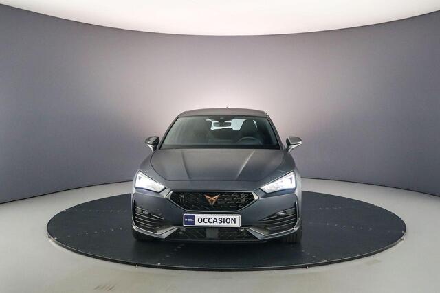 Cupra Leon VZ Business 1.4 TSI e-Hybrid 204pk DSG Automaat Adaptive cruise control, Achteruitrijcamera, Navigatie, Stuurwiel verwarmd, Parkeersensoren, Stoelverwarming