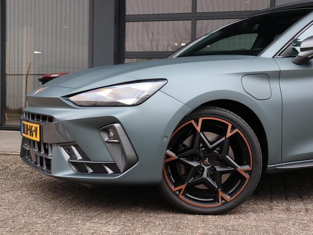 Cupra Leon 1.5 TSI e-Hybrid 272PK VZ Performance | Panoramadak | SennHeiser Audio | Stoel- & Stuurverwarming | Adaptieve Cruise Control |