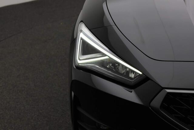 Cupra Leon 1.4 e-Hybrid VZ 245 pk DSG CUPRA Leon 1.4 e-Hybrid VZ 245PK DSG | Adaptief sportonderstel | Navi | Stuurwiel verwarmd | Keyless | Parkeersensoren achter