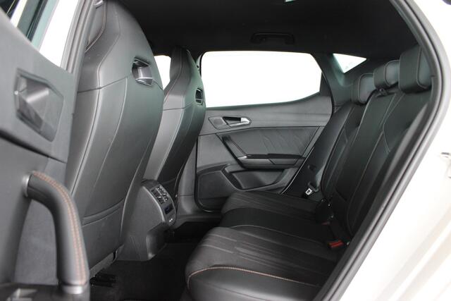 Cupra Leon 1.4 e-Hybrid VZ Business Camera | Cruise | Full LED | Sportstoelen | Virtual Cockpit | 19" LMV | PDC V+A