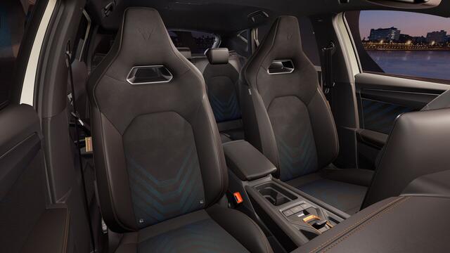 Cupra Leon 1.5 TSI e-Hybrid 272 6DSG VZ Performance | Achteruitrijcamera | Digitaal instrumentenpaneel (Virtual Cockpit) | Draadloze Apple CarPlay(TM), Android Auto(TM)