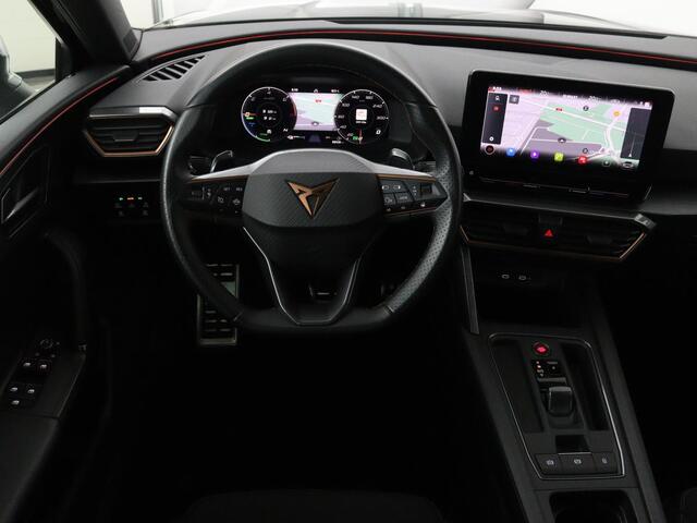 Cupra Leon 1.4 e-Hybrid | Carplay | Stuurverwarming | Navigatie | Sfeerverlichting | Full LED | Keyless | Sportstoelen | Parkeerhulp | PHEV