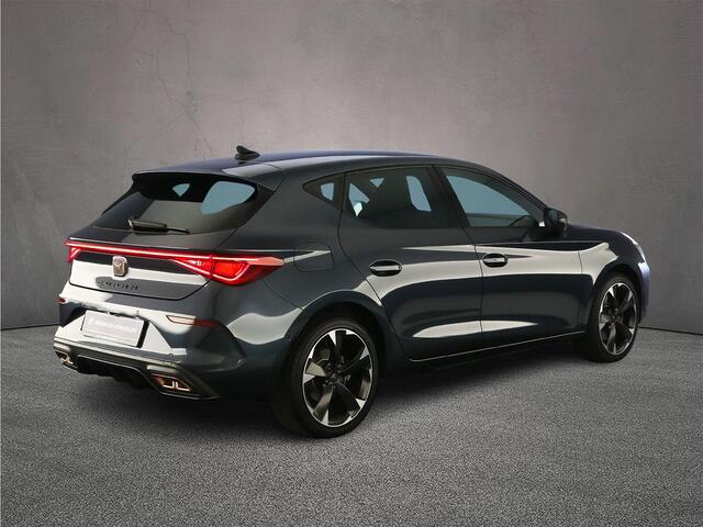 Cupra Leon Business 1.4 TSI e-Hybrid 204pk DSG Automaat Adaptive cruise control, Stuurwiel verwarmd, Achteruitrijcamera, Navigatie, Parkeersensoren, Stoelverwarming
