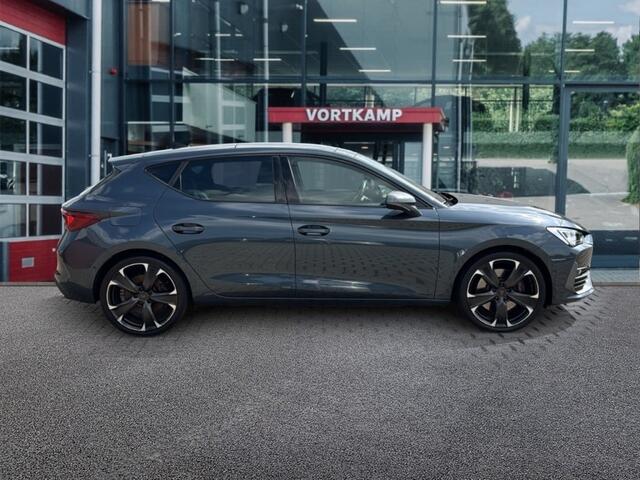 Cupra Leon 1.4 TSI DSG VZ E-HYBRID CAMERA/NAVI/ACC/CARPLAY/STOEL-STUURVERW
