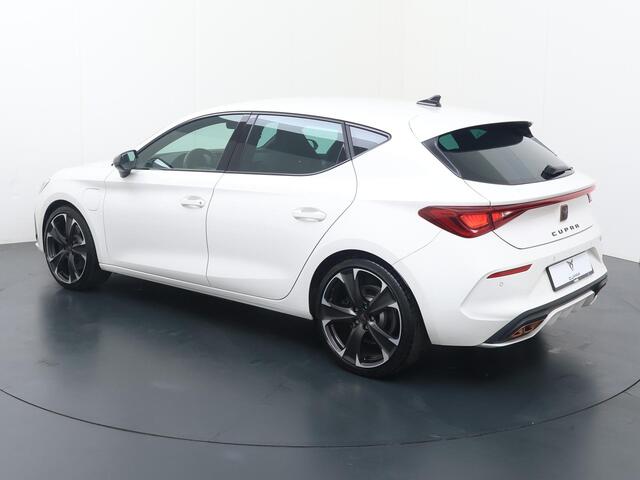 Cupra Leon 1.4 e-Hybrid VZ 245 | 245 PK | SoH 91% | Navigatie | Stoelverwarming | Stuurwielverwarming |