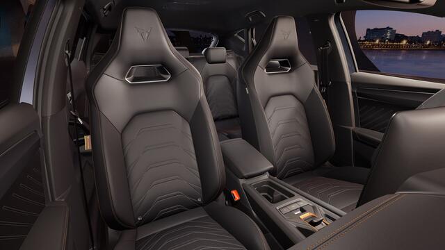 Cupra Leon 1.5 TSI e-Hybrid 272 6DSG VZ Performance | Achteruitrijcamera | Digitaal instrumentenpaneel (Virtual Cockpit) | Draadloze Apple CarPlay(TM), Android Auto(TM)