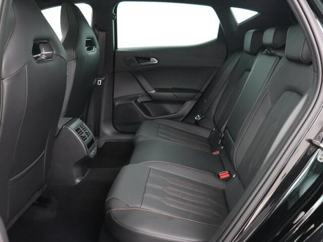 Cupra Leon 2.0 TSI | 300pk | Panoramadak | Leder | Stoelverwarming | Carplay | Camera | Adaptive cruise | Navigatie | 19'' | Sfeerverlichting | Memory | Keyless | Sportstoelen