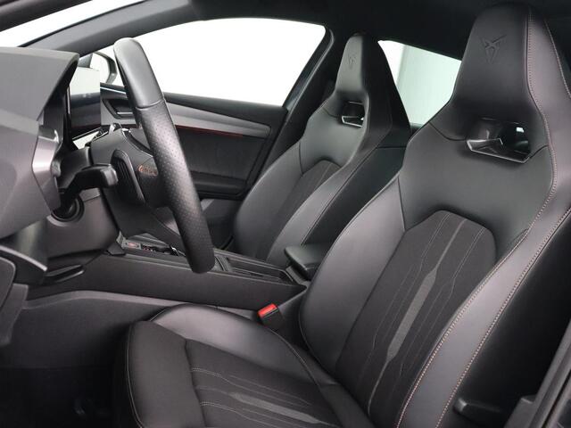 Cupra Leon 1.4 eHybrid VZ | 245pk | Trekhaak | Stoelverwarming | Adaptive cruise | Carplay | Navigatie | Stuurverwarming | Keyless | Full LED | Sportstoelen | PHEV | Plug In