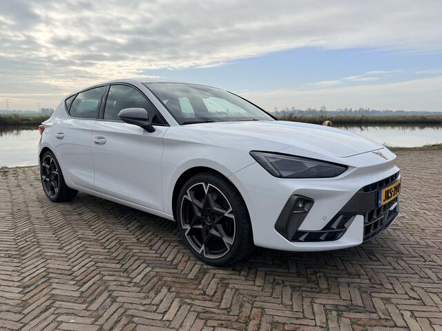 Cupra Leon 1.5 TSI e-Hybrid VZ 272 PK Extreme 200kW Full Hybrid Long Range 19 inch LM