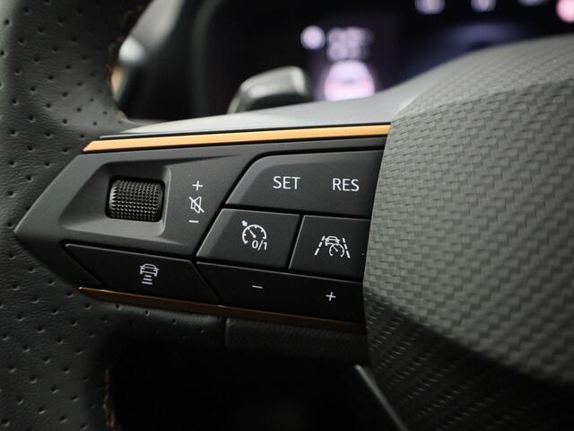 Cupra Leon 1.4e-Hybrid 150kW/204PK DSG · Panoramadak · Apple/Android Car Play · Camera + Parkeersensoren